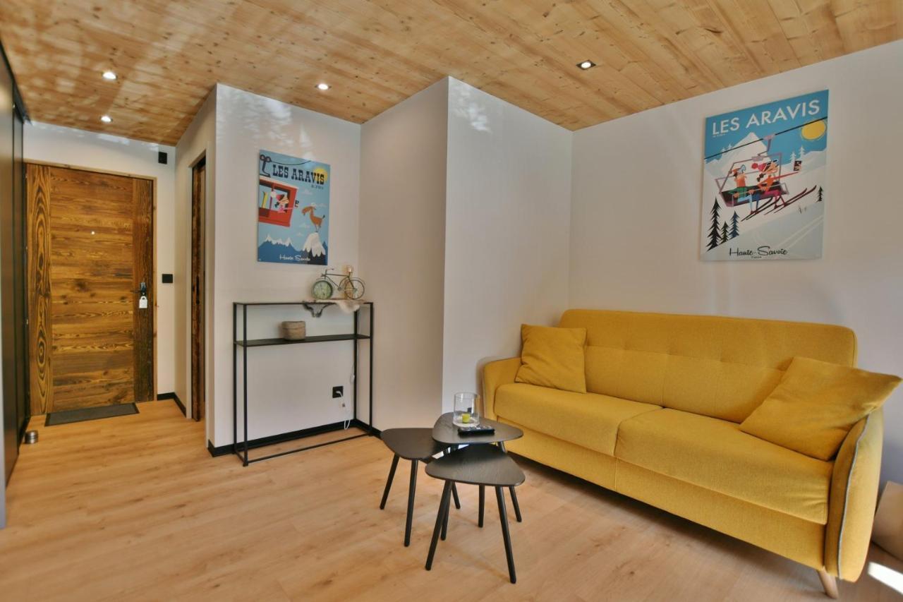 Bel Appartement Centre De Thones Lumineux Et Spacieux Neuf Exterior photo